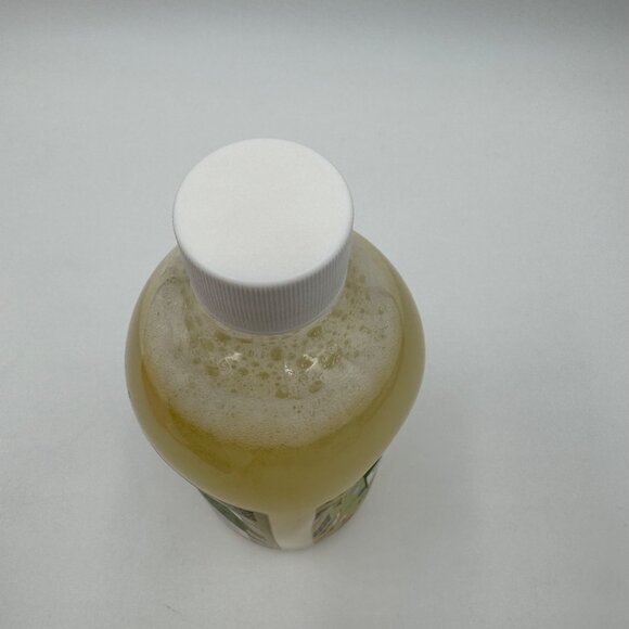 Beekman 1802 Happy Place Fabric Freshener Concentrate Sweet Grass Scent 22oz - Picture 3 of 12